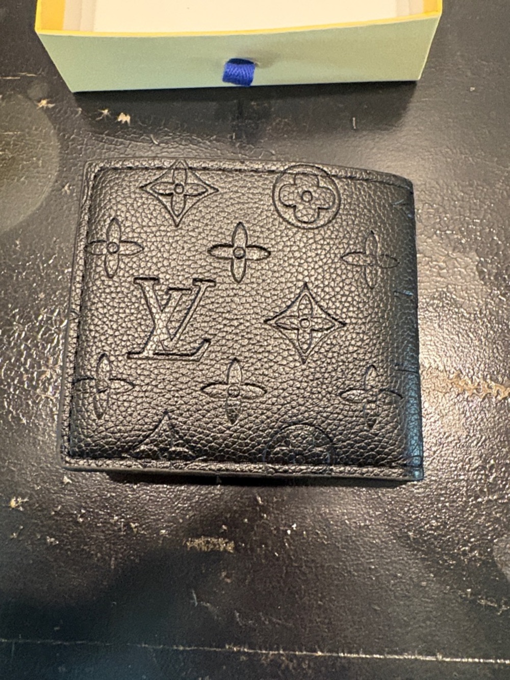 FASHION EMBOSSED LEATHER BIFOLD WALLET - Picture 4 of 6